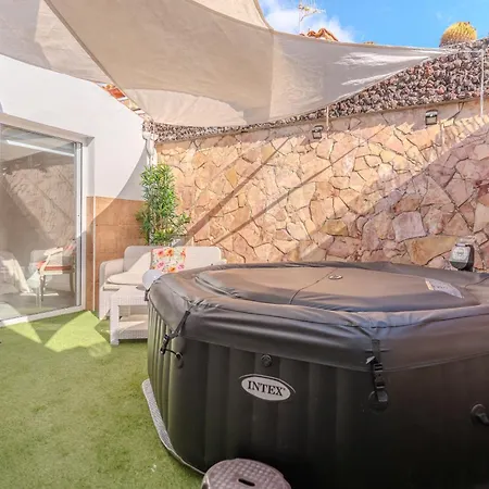 Vinidum Climated Pool,jacuzzi,movietheather Willa Arona (Tenerife)