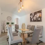 Villa Vinidum Climated Pool,jacuzzi,movietheather *